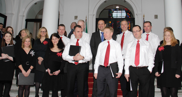 An Taoiseach joins the Department's staff choir for recital of Christmas carols